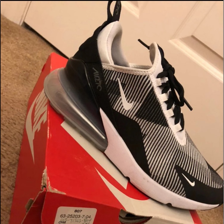 Nike 270